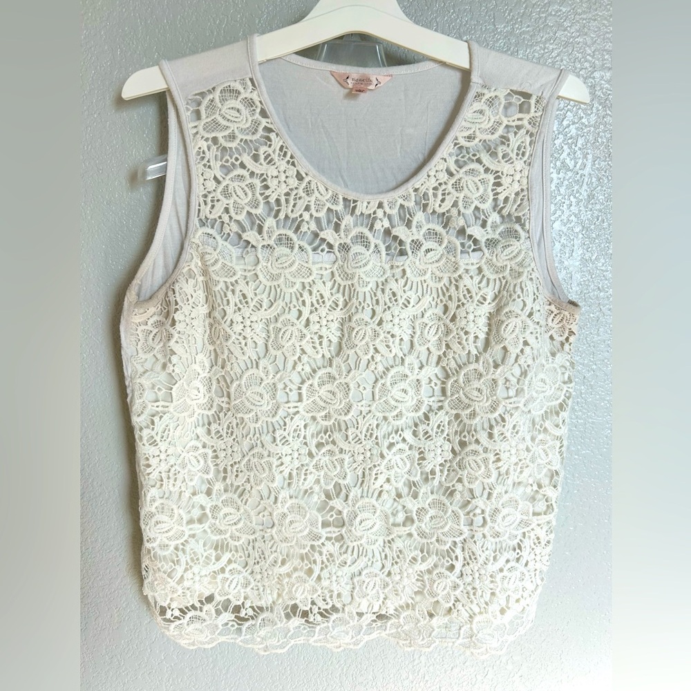 Nanette lace top size L
